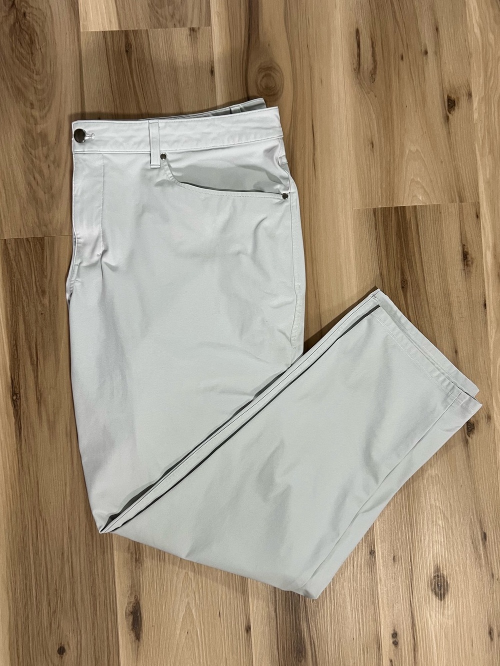 Lululemon ABC Classic-Fit Pant 32" *Warpstreme
Vapor/Silver Drop (Light Gray)